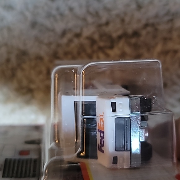 FedEx 🚚 matchbox - Picture 4 of 4